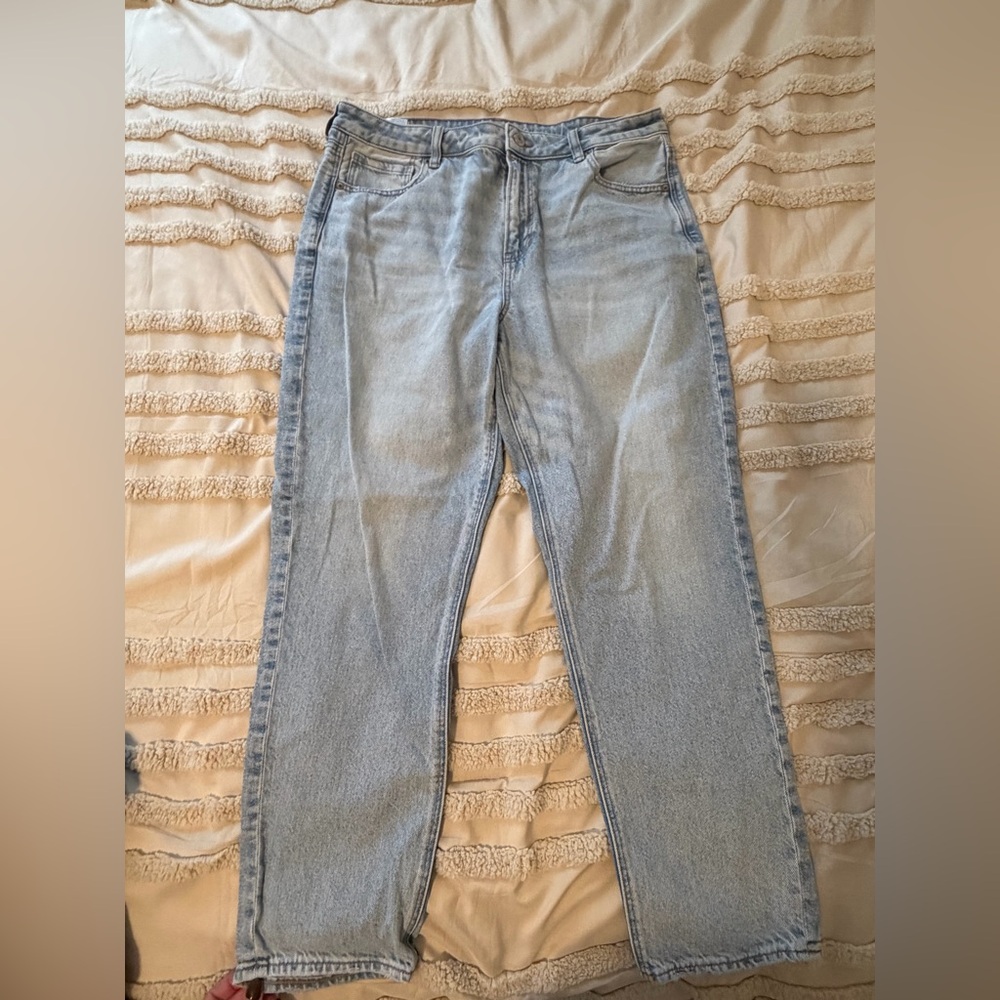 American Eagle Outfitters Light blue Stridgid mom Jeans